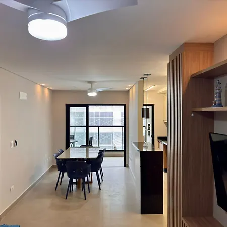 Apartamento Novo com 2 Suítes na Praia das Toninhas-2